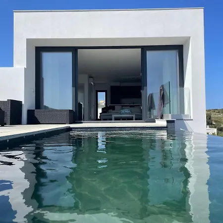 Villa Modern With Stunning Ocean Views